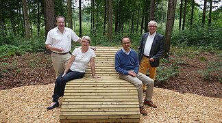 Verein Lebendiges Wemding beim Waldbaden