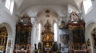 Die Stadtpfarrkirche St. Emmeram von innen