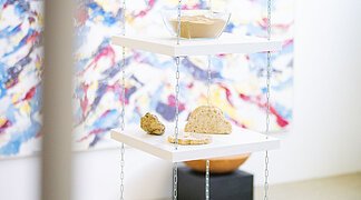 Ausgestellte Steine im KunstMuseum Donau-Ries.