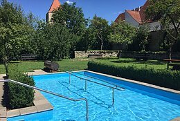 Die Kneippanlage in Wemding an einem sonnigen Tag