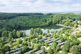 Luftansicht vom Campingplatz und Waldsee in Wemding.