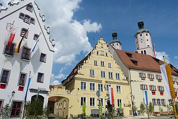 Marktplatz Wemding mit Rathaus